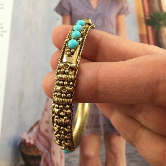 Imitation turquoise & gold base metal bangle - Picture 6 of 8